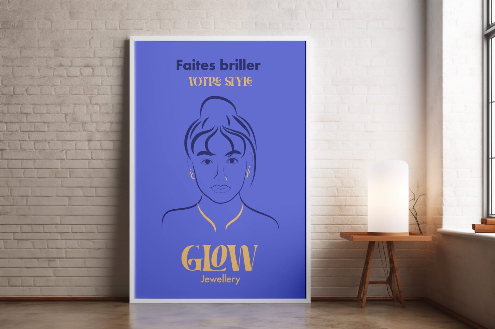 Cadre de publicité pour une marque de bijoux. Illustration d'un visage portants des bijoux dorés, réalisé avec illustrator.