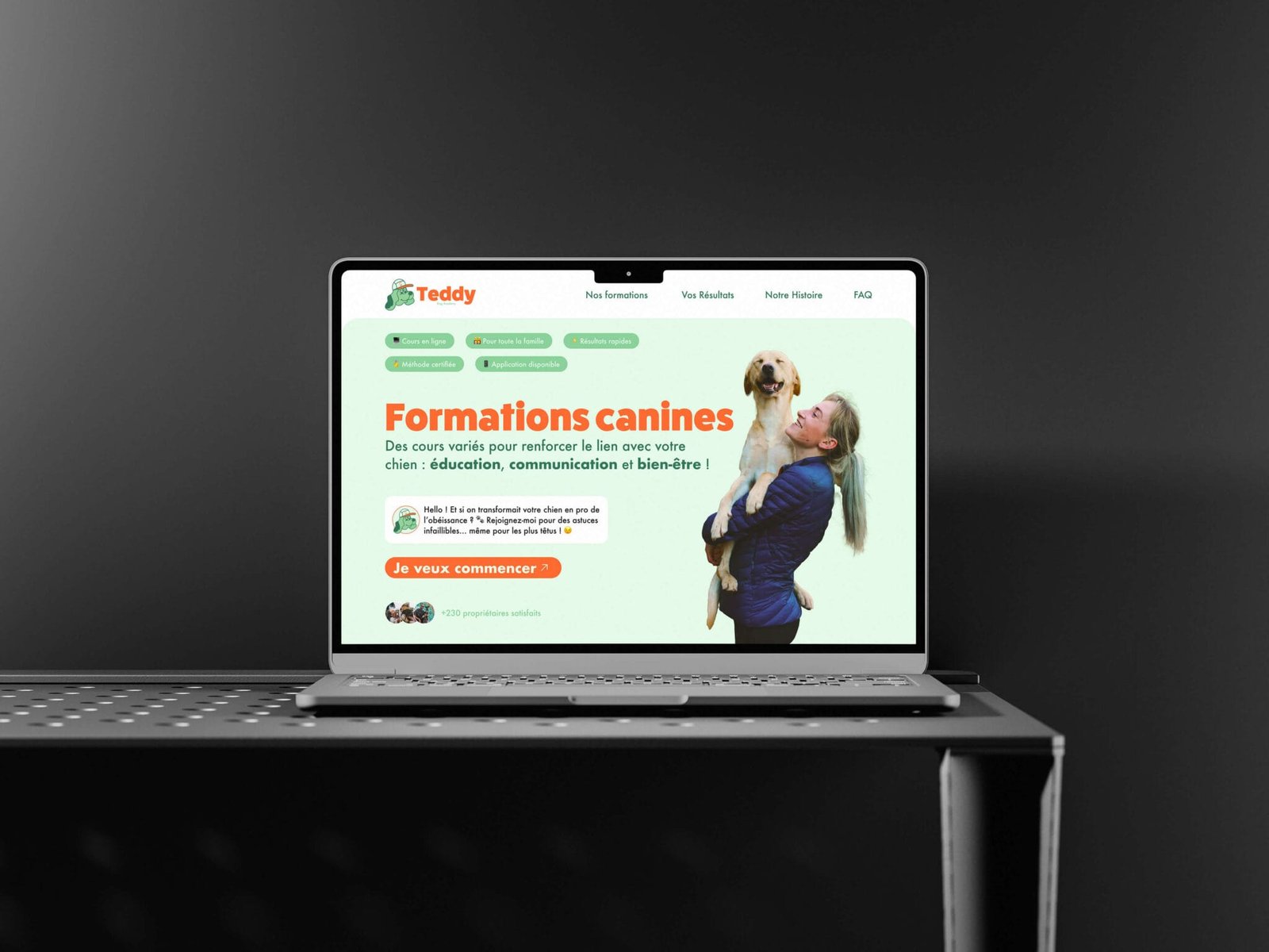 iMac_on_Table_Mockup_2 copie